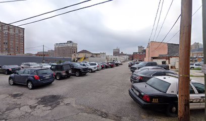 601-647 10th St Parking