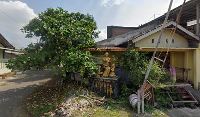 Patung KB Banyuanyar Tempel