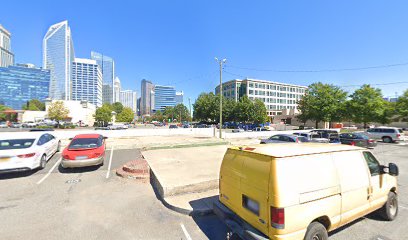 1025 S Tryon St Parking