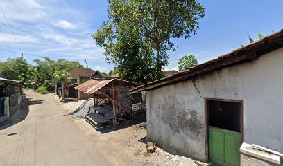 Garasi Truk Mugibarokah transport