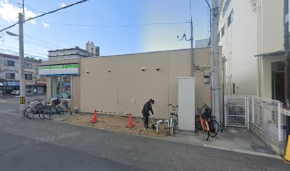 ファミリーマート 生野巽西店