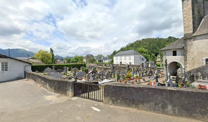 Cimetière à Sauguis