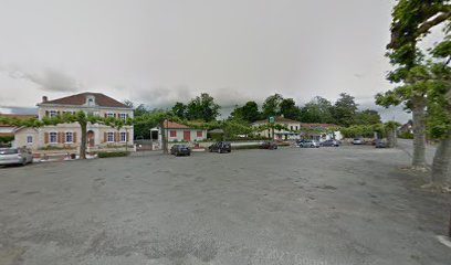 Parking à Castelnau-Chalosse