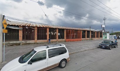 Estacionamiento TECHADO y Pensión Leovino Zavala