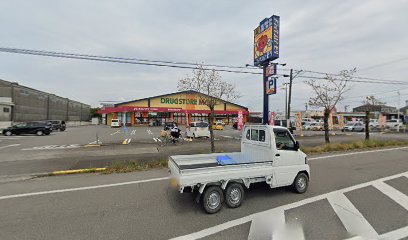 ドラッグストアモリ 日向日知屋店 駐車場