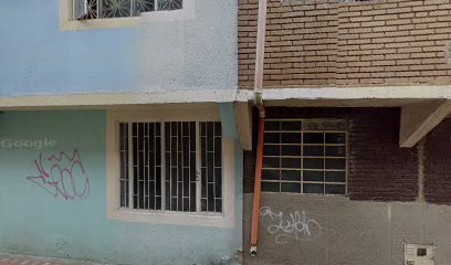 Casa esquinera de cuarto piso