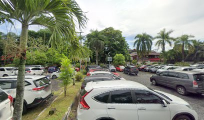 Parkir Gedung Administrasi RSUP Manado