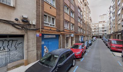 ACADEMIA TRISQUEL en Gijón