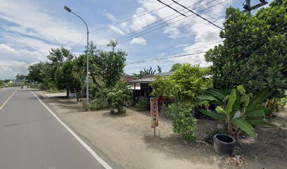 Toko pakan burung dan penjahit