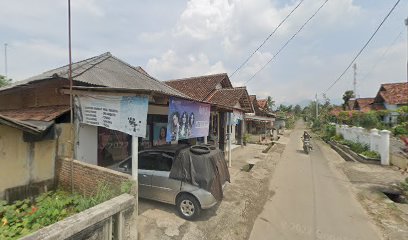 Ade Salon