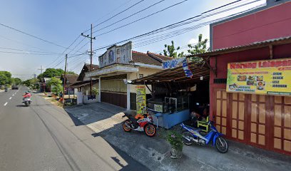 Warung Lalapan Mak Kini