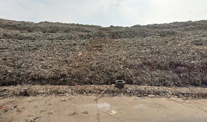 Puncak Gunung Sampah Bulok