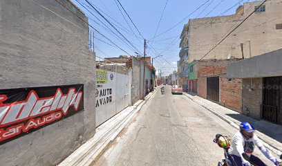 Los pits autolavado, estacionamiento y pension