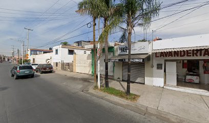 Tacos de asada, chorizo y agua fresca