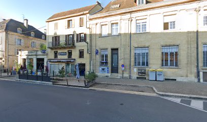 Lumineux au coeur Sarlat avec balcon et parking privé