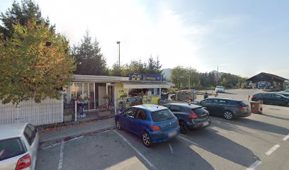 Cesta Komandanta Staneta 2 Parking