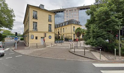THE MIT COMPANY Sèvres