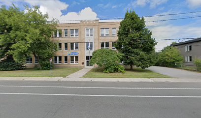 Deux-Étangs Elementary School: Sainte-Madeleine Building (Sainte-Madeleine School)