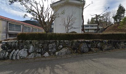 久万高原町立美川中学校