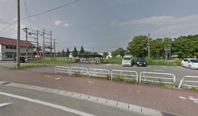 小国駅自転車置場