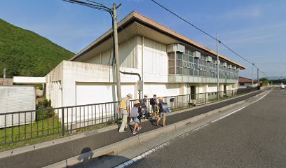 三上小学校