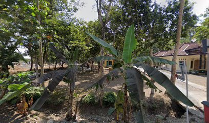 Rumah Mbah Daris, Fahmi (cucu)