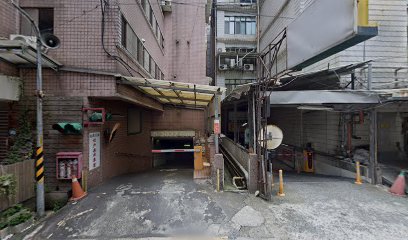 Lane 10, Zhongxing Street Garage
