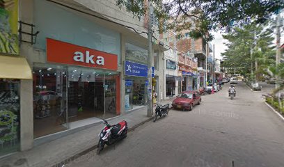 Tiendas AKA