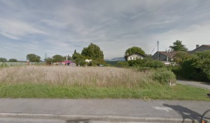 Parking cimetière de Russin