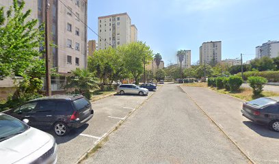 Praceta José Correia da Serra 4 Parking