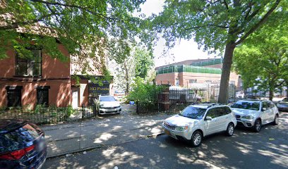 901 Prospect Pl Parking