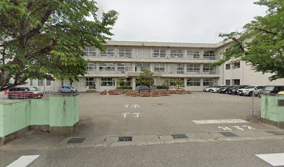 富山市立山室中部小学校