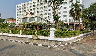 Kolam Renang Hotel Aryaduta