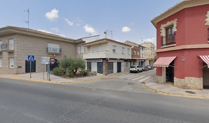 CLÍNICA DENTAL TERESA REOLID en Casas-Ibáñez
