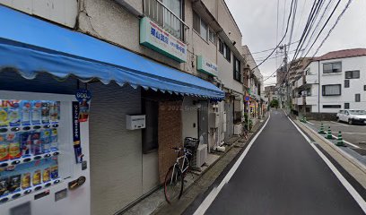 栗山・化粧品店