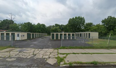 S & D Self Storage Units