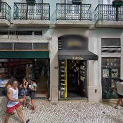 Loja de roupa Trippin Waves Lisboa