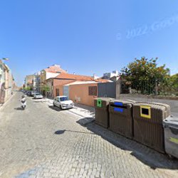 Loja de roupa S.A.D.I.-Sociedade De Apoio Ao Desenvolvimento Da Infancia, Lda. Matosinhos