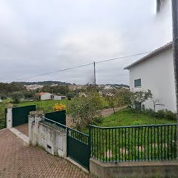 Loja de materiais de construção Construções Do Bairro De Fernandes & Fernandes Lda Ourém