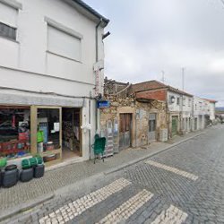 Loja de materiais de construção Sanibeira-Sanitarios E Ferragens Da Beira, Lda. Moimenta da Beira