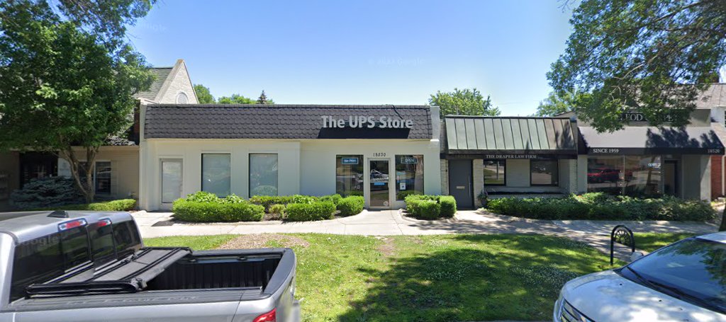 The UPS Store, 18530 Mack Ave, Grosse Pointe, MI 48236, USA, 