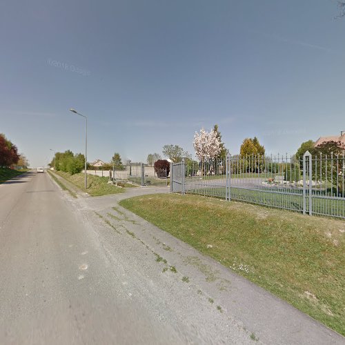 Cimetière à Le Châtelet-sur-Retourne