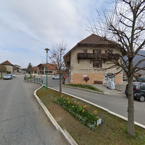 Borne de recharge de véhicules électriques Réseau eborn Charging Station Porte-de-Savoie