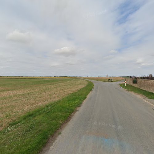 Cimetière à Eole-en-Beauce