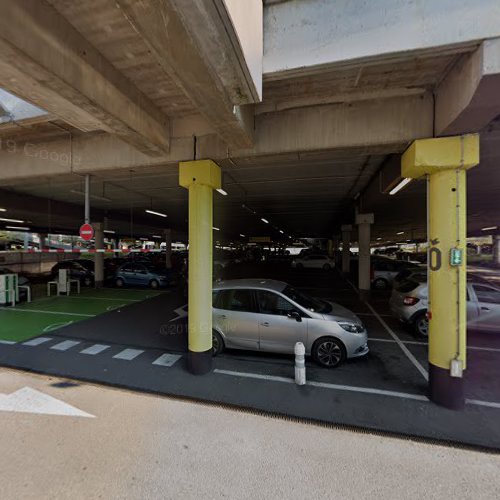 Borne de recharge de véhicules électriques Carrefour Charging Station Chambourcy