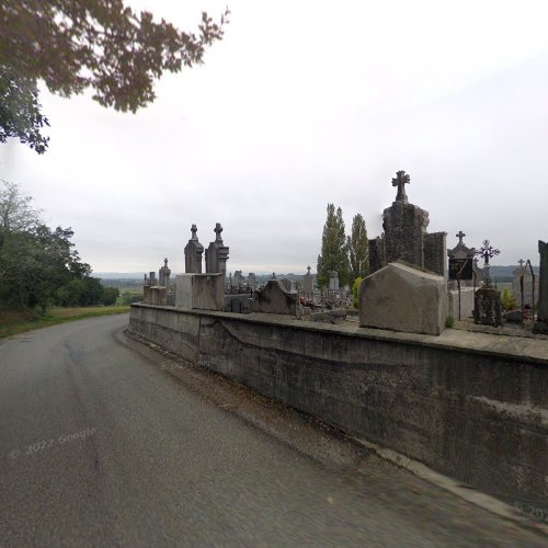 Cimetière à Marches