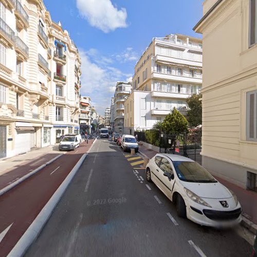 Borne de recharge de véhicules électriques Prise de Nice Charging Station Nice