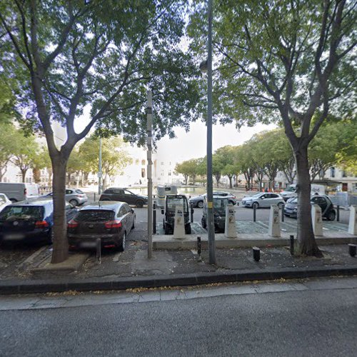 Borne de recharge de véhicules électriques Evzen Charging Station Marseille