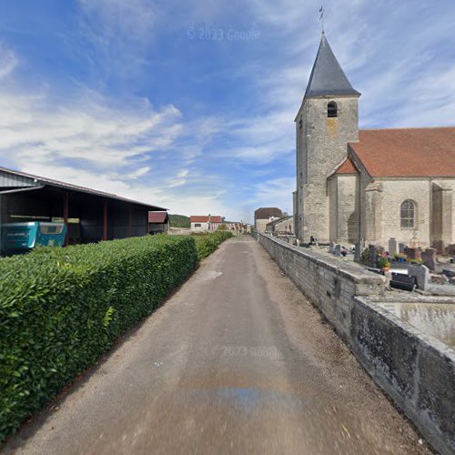 Cimetière à Ville-sous-la-Ferté