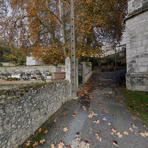 Cimetière à Hautefage-la-Tour